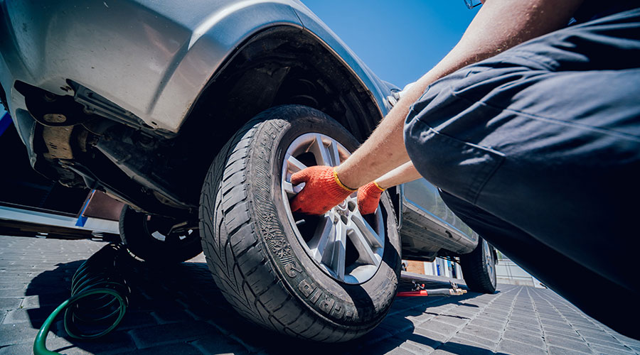 Schnelle Hilfe bei einer Reifenpanne in Bretten. Sanovi Reifennotdienst - 24h Notruf +49 (0) 176 862 897 26 Schnelle Hilfe bei einer Reifenpanne in Bretten. Sanovi Reifennotdienst - 24h Notruf +49 (0) 176 862 897 26